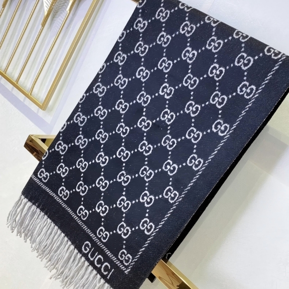 <AUTHENTIC>Gucci Scarf